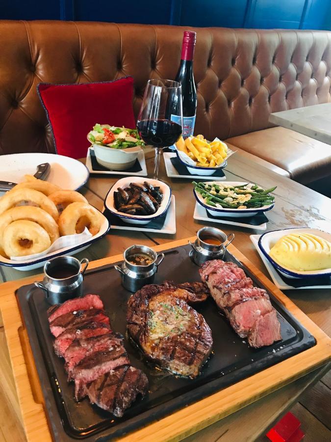 The Bull Inn Mildenhall Bagian luar foto